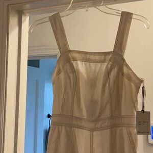 Elegant White Sleeveless Jumper